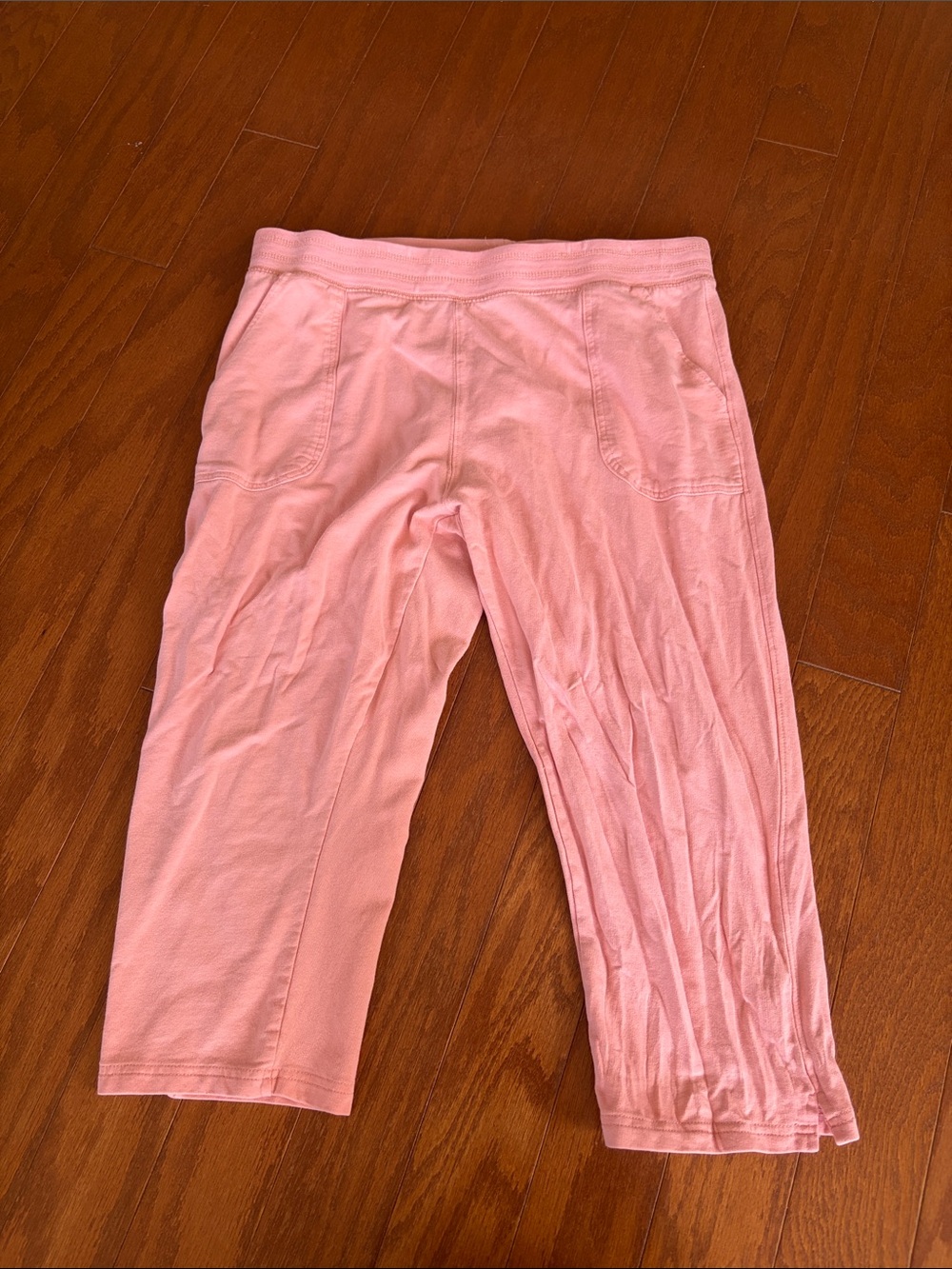 Women's Light Pink Pull-On Capri Pants